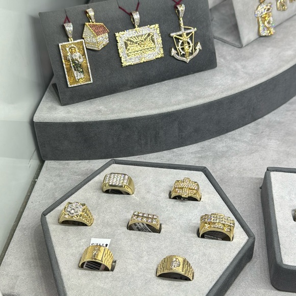 Meet your Posher, Glendale Pawn & Jewlery - Picture 3 of 13